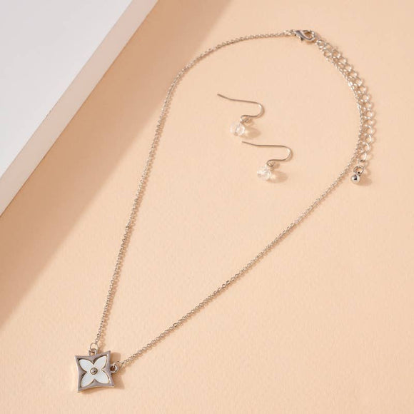Rhombus Flower Pendant Necklace - Silver